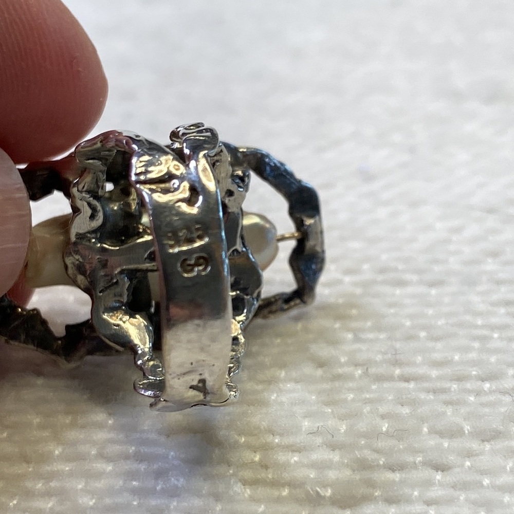 Stunning Freshwater Pearl Ring in Sterling Silver Setting - Picture 5 of 8